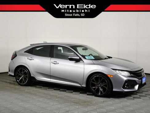 Used 2017 Honda Civic Sport image 1