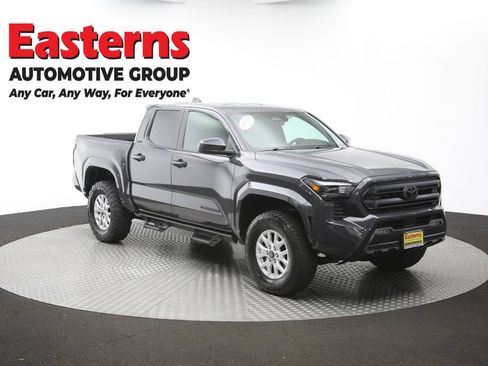 Used 2025 Toyota Tacoma SR5 AWD/4WD image 49