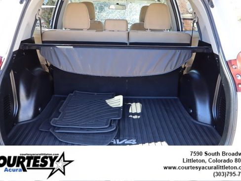 Used 2013 Toyota RAV4 LE image 25