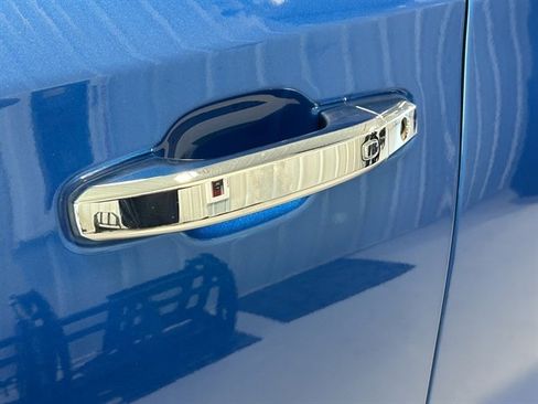 Used 2022 Chevrolet Silverado 1500 LTZ w/ Z71 Off-Road Package image 8