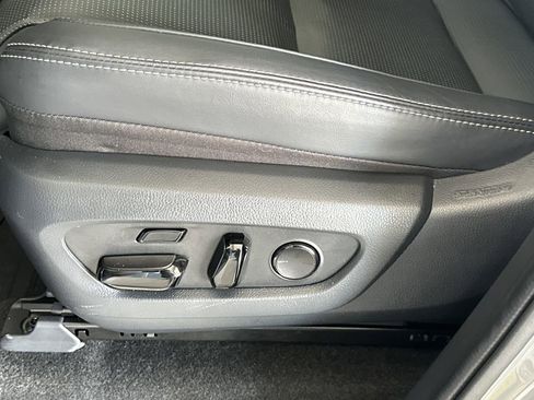 Used 2025 Lexus GX 550 w/ Cold Area Package AWD/4WD image 15