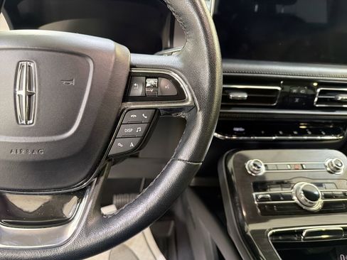 Used 2023 Lincoln Nautilus AWD w/ Premium Package image 15