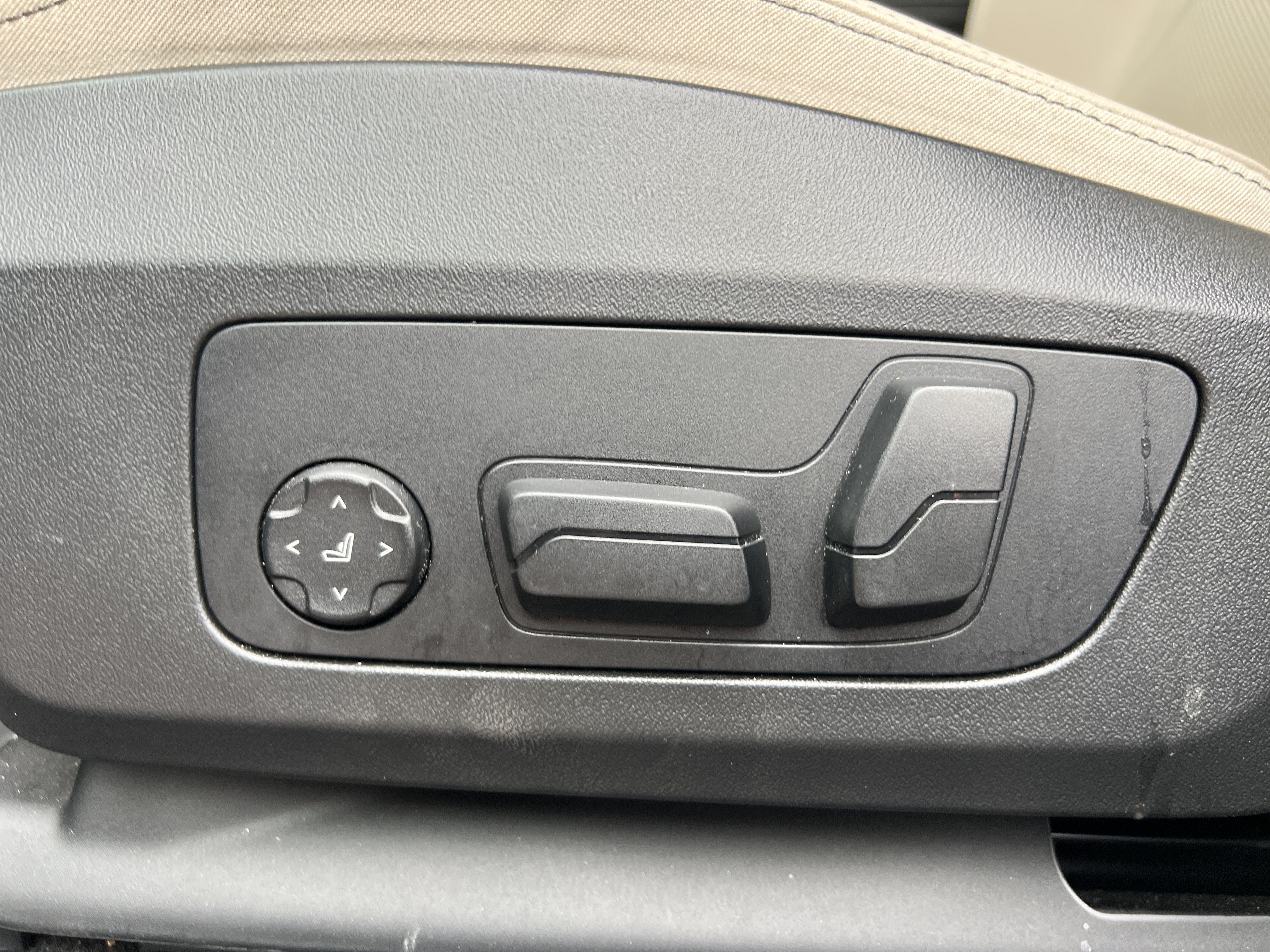 Certified 2025 BMW X1 M35i AWD/4WD image 36