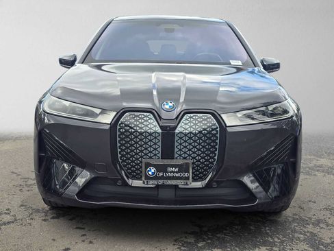 Used 2024 BMW iX xDrive50 w/ Premium Package AWD/4WD image 8