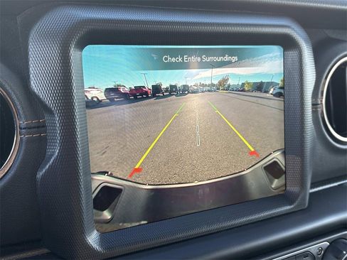 Used 2023 Jeep Gladiator Overland image 32