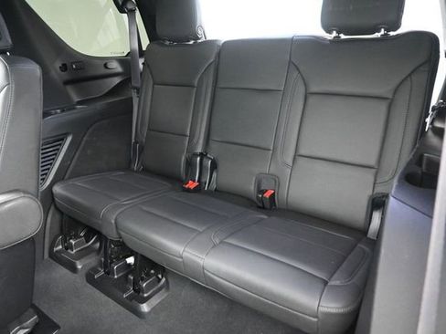 Used 2022 Chevrolet Tahoe Z71 w/ Luxury Package AWD/4WD image 15