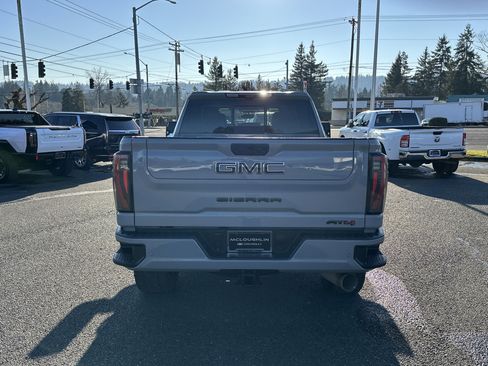 Used 2024 GMC Sierra 2500 AT4 w/ AT4 Premium Plus Package image 4