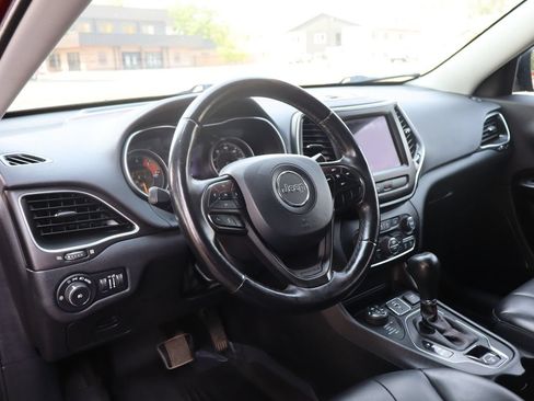 Used 2020 Jeep Cherokee Trailhawk w/ Cold Weather Group AWD/4WD image 15