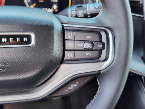 Used 2024 Jeep Wagoneer Series II AWD/4WD image 20