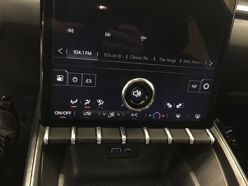 Used 2025 GMC Terrain Elevation image 23