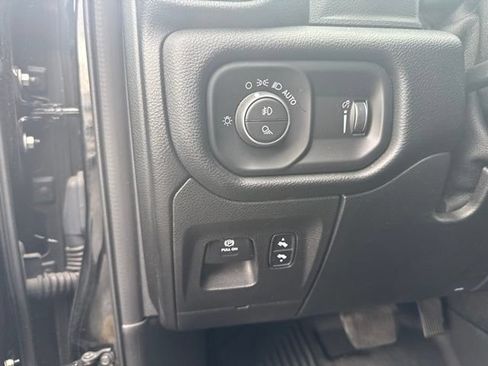 Used 2020 RAM 1500 Big Horn AWD/4WD image 14
