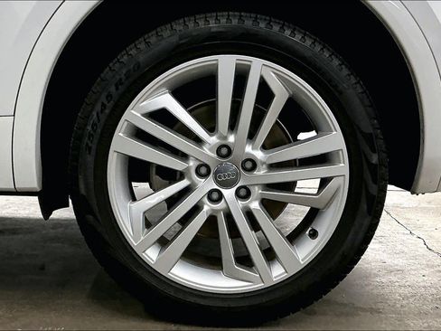 Used 2018 Audi Q5 2.0T Premium Plus w/ Premium Plus Package image 12