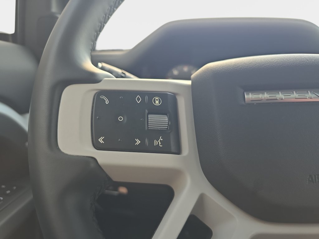 Certified 2025 Land Rover Defender 110 S AWD/4WD image 19
