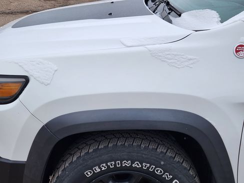 Used 2019 Jeep Cherokee Trailhawk w/ Cold Weather Group image 6