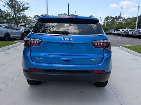 Used 2024 Jeep Compass Latitude AWD/4WD image 13
