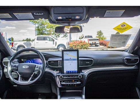 Used 2020 Ford Explorer Platinum w/ Premium Technology Package AWD/4WD image 24