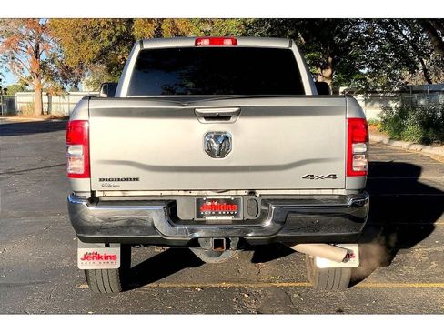 Used 2021 RAM 2500 Big Horn image 4