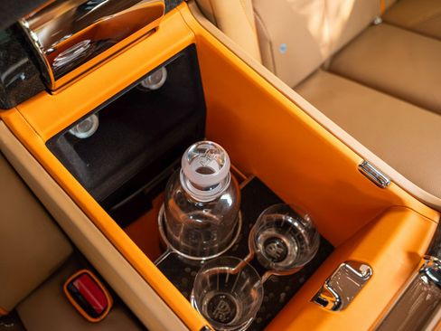 Used 2023 Rolls-Royce Cullinan Black Badge w/ Leather Finishing Pack image 44