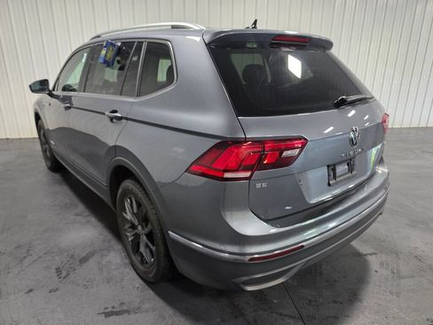 Used 2024 Volkswagen Tiguan SE AWD/4WD image 3