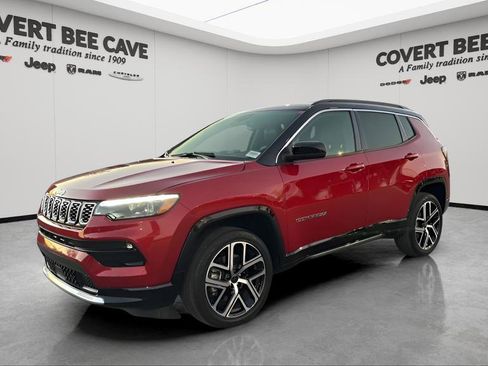 Used 2025 Jeep Compass Limited w/ Elite Group image 3