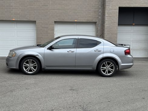 Used 2014 Dodge Avenger SE w/ Rallye Appearance Group image 2
