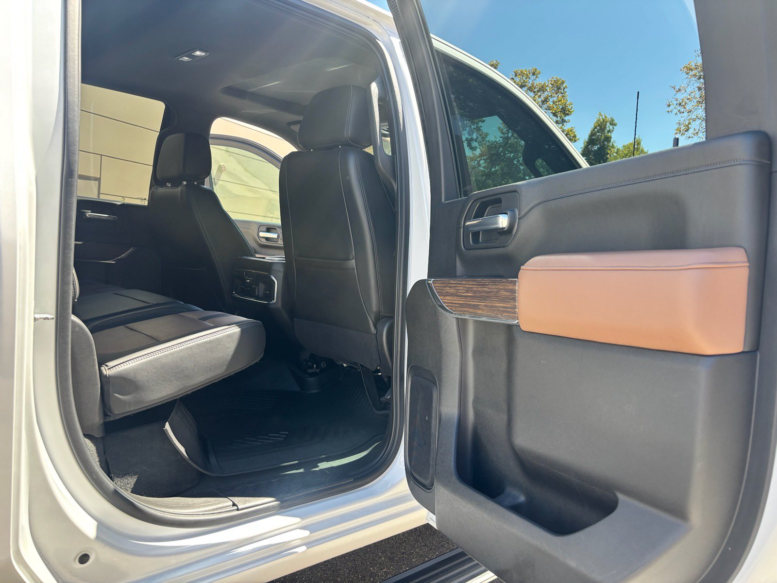 Used 2021 Chevrolet Silverado 2500 High Country w/ Z71 Off-Road Package AWD/4WD image 29