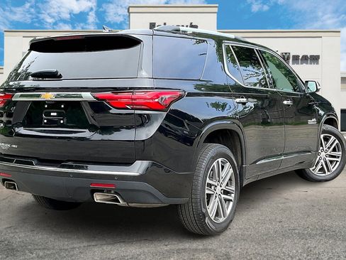Used 2022 Chevrolet Traverse High Country image 2