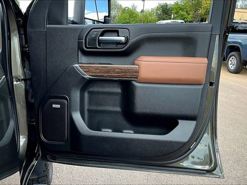 Used 2022 Chevrolet Silverado 3500 High Country w/ Technology Package image 19