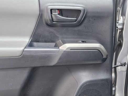 Used 2018 Toyota Tacoma SR5 image 23