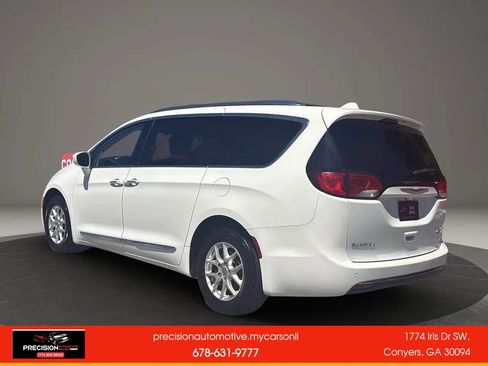 Used 2020 Chrysler Pacifica Touring-L FWD image 4
