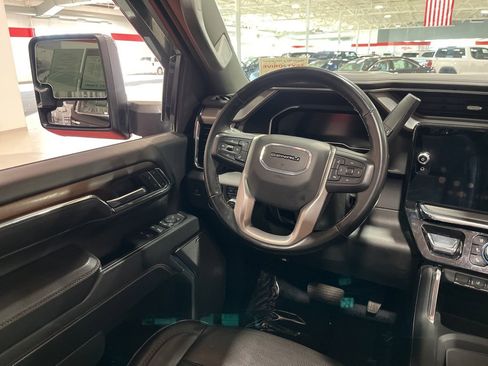 Used 2024 GMC Sierra 3500 Denali image 15