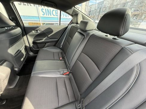 Used 2017 Honda Accord Sport image 29