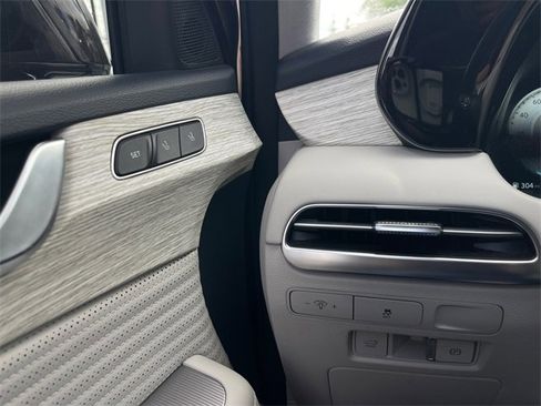 Used 2023 Hyundai Palisade Calligraphy image 20