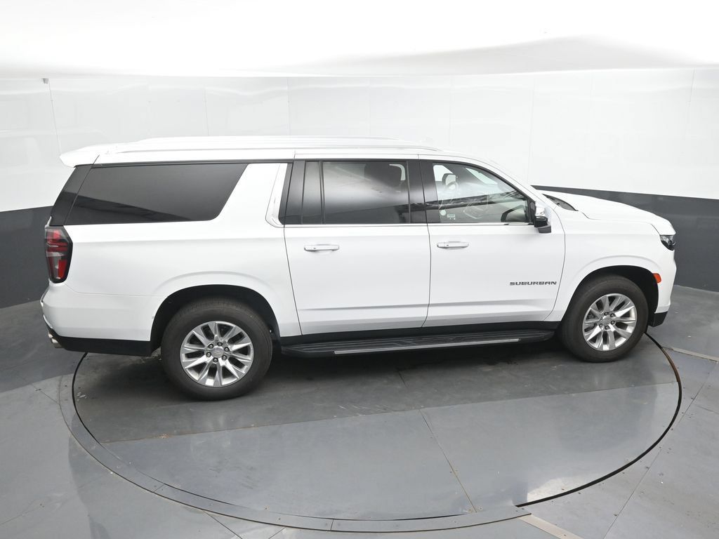 Used 2023 Chevrolet Suburban Premier AWD/4WD image 34