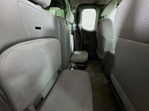 Used 2018 Nissan Frontier S image 25