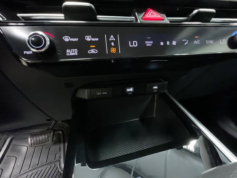 Used 2025 Kia Niro LX FWD image 16