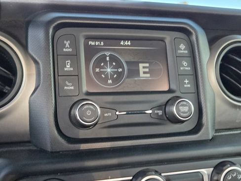 Used 2019 Jeep Wrangler Sport AWD/4WD image 22