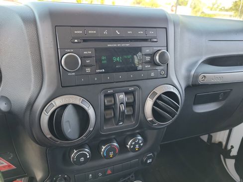 Used 2014 Jeep Wrangler Unlimited Sport w/ Quick Order Package 24S image 19