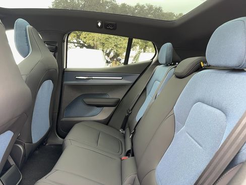 New 2026 Volvo EX30 Plus w/ Climate Package image 15