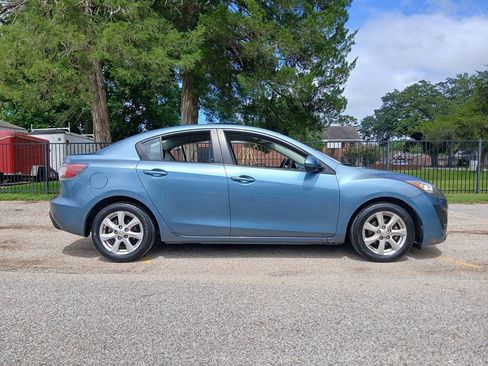 Used 2011 MAZDA MAZDA3 i Touring FWD image 3