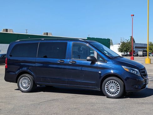 Used 2017 Mercedes-Benz Metris Passenger image 1