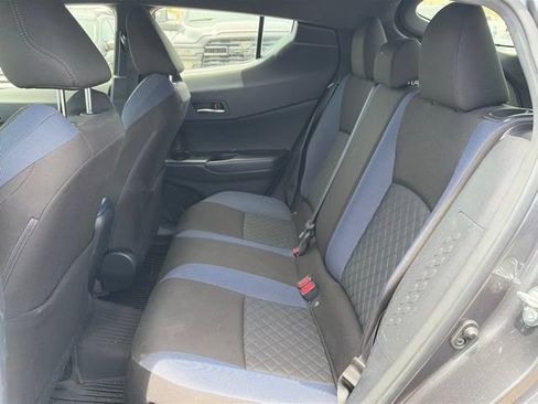 Used 2020 Toyota C-HR XLE FWD image 10