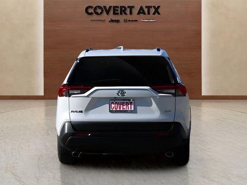 Used 2023 Toyota RAV4 XLE Premium image 4