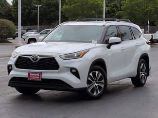 Used 2022 Toyota Highlander XLE AWD/4WD video 2