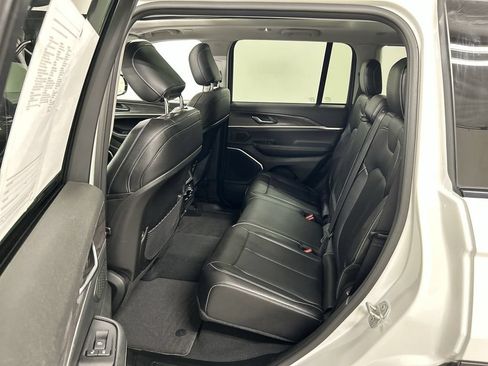 Used 2023 Jeep Grand Cherokee Limited AWD/4WD image 21