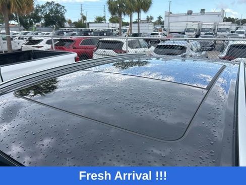 Used 2025 BMW X5 xDrive50e AWD/4WD image 11