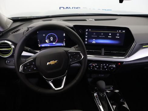 New 2026 Chevrolet Trax LT w/ Driver Confidence Package FWD image 18