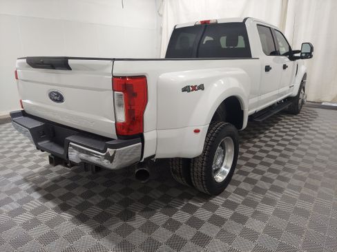 Used 2017 Ford F450 XLT AWD/4WD image 3
