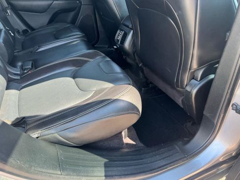 Used 2016 Jeep Cherokee Limited FWD image 39
