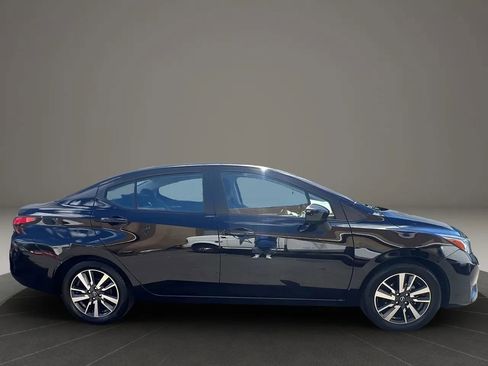 Used 2023 Nissan Versa SV image 4